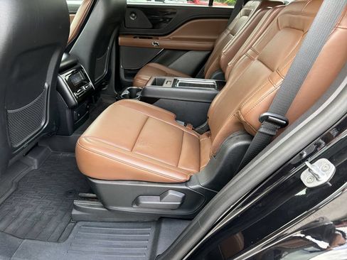 Used 2022 Lincoln Aviator Reserve w/ Equipment Group 201A AWD/4WD image 13