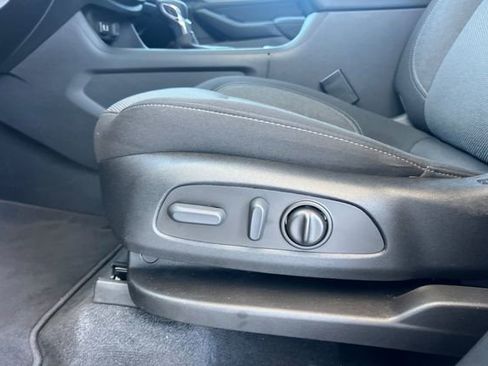 Used 2023 Chevrolet Traverse LT image 13