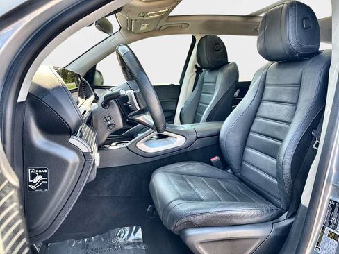 Used 2024 Mercedes-Benz GLS 450 4MATIC image 11