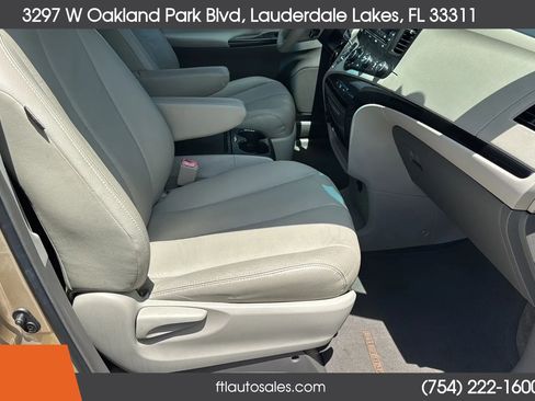 Used 2012 Toyota Sienna LE FWD image 40