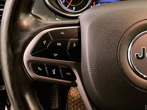 Used 2019 Jeep Cherokee Limited image 17