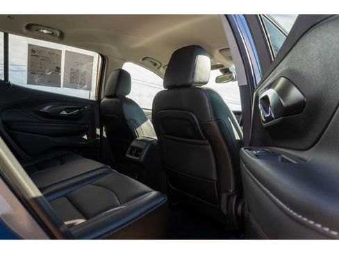 Used 2024 GMC Terrain SLT image 15
