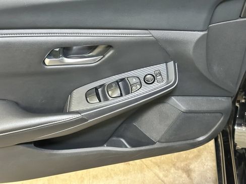 Used 2024 Nissan Sentra SV FWD image 20