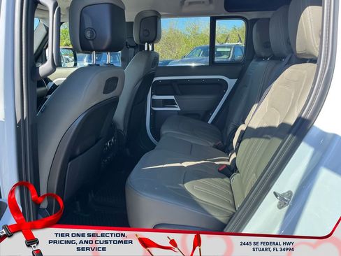 Used 2020 Land Rover Defender 110 HSE image 11