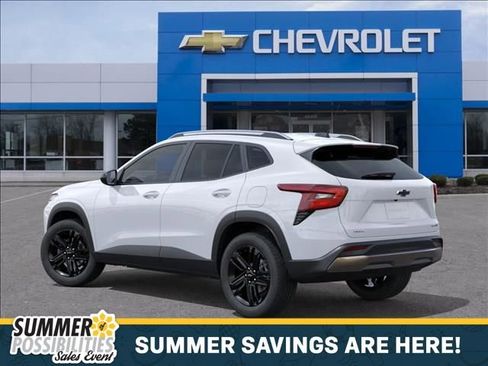 New 2026 Chevrolet Trax ACTIV w/ Sunroof Package FWD image 3
