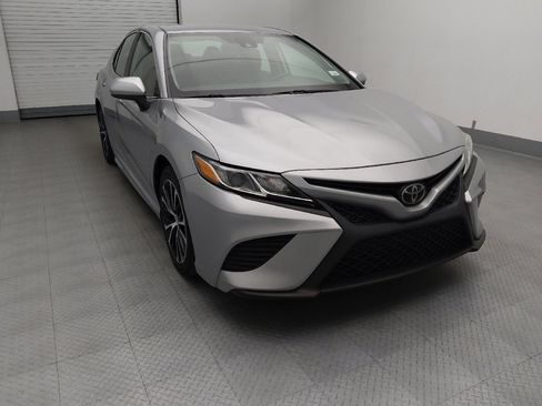 Used 2020 Toyota Camry SE FWD image 14