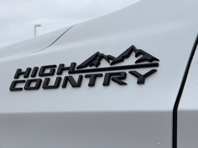 Used 2024 Chevrolet Tahoe High Country AWD/4WD image 10