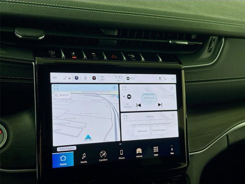 New 2025 Jeep Grand Cherokee L Limited w/ Trailer Tow Package image 10