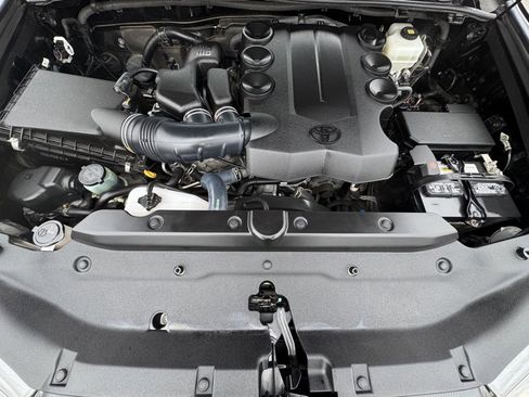 Used 2018 Toyota 4Runner SR5 image 35