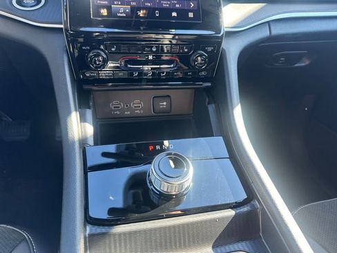 New 2025 Jeep Grand Cherokee Altitude image 11