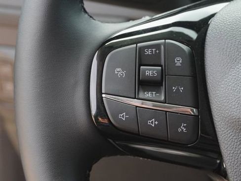 Used 2025 Ford Escape SE FWD image 29