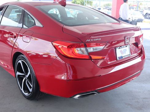 Used 2018 Honda Accord Sport image 9