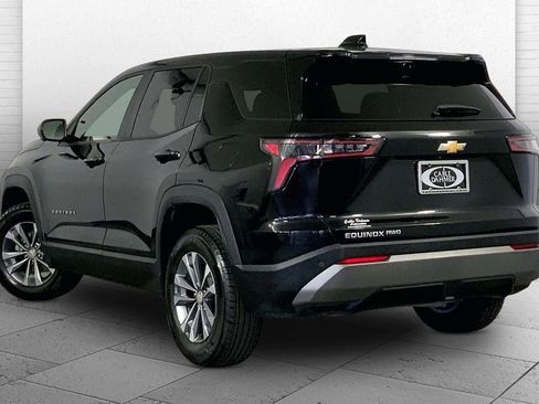 Used 2025 Chevrolet Equinox LT w/ Safety and Technology Package image 11