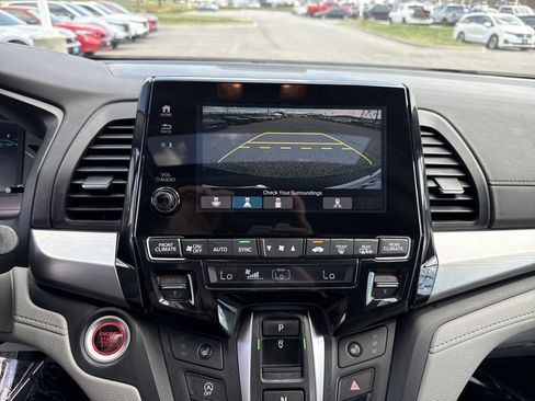 Used 2018 Honda Odyssey Touring image 25