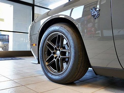 Used 2023 Dodge Challenger SRT Hellcat Redeye RWD image 7