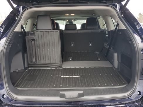 New 2026 Toyota Highlander XLE image 11