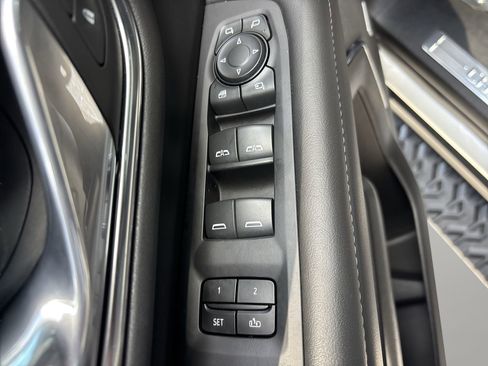 Used 2024 Chevrolet Tahoe Z71 w/ Luxury Package AWD/4WD image 18