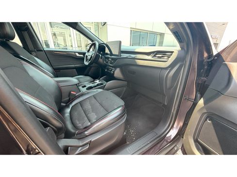 Used 2023 Ford Escape ST-Line w/ Tech Pack #1 AWD/4WD image 9