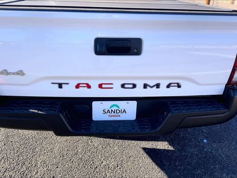 Certified 2022 Toyota Tacoma SR image 9