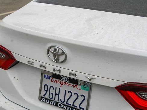 Used 2022 Toyota Camry LE FWD image 11