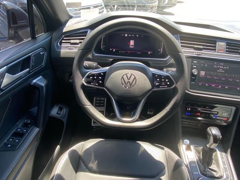 Used 2022 Volkswagen Tiguan SEL R-Line AWD/4WD image 7