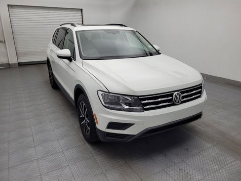 Used 2021 Volkswagen Tiguan SE w/ Panoramic Sunroof Package FWD image 13