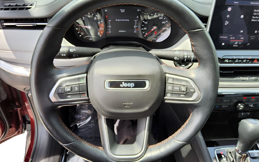 Used 2022 Jeep Compass Limited AWD/4WD image 15