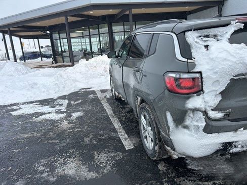 Used 2024 Jeep Compass Latitude w/ Convenience Group image 8