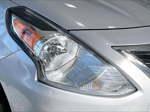 Used 2017 Nissan Versa SV image 30