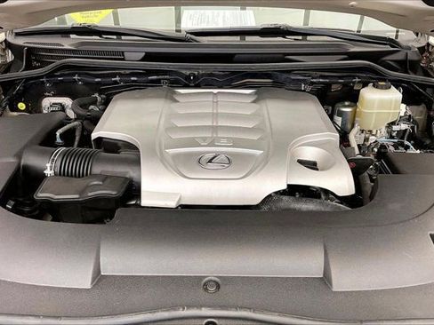 Used 2019 Lexus LX 570 4WD w/ Luxury Package image 9