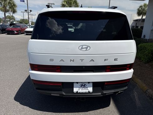 Used 2024 Hyundai Santa Fe SEL FWD image 3
