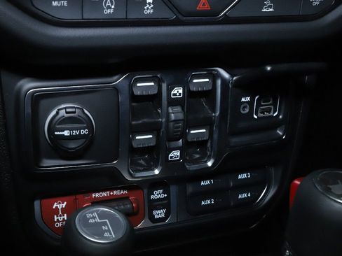 Used 2026 Jeep Wrangler Unlimited Rubicon w/ Technology Group AWD/4WD image 25