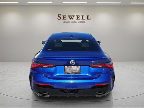 Used 2022 BMW M440i Coupe image 4