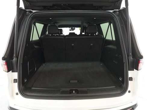 Used 2024 Jeep Wagoneer L Series III w/ Flexible Seating Group image 28