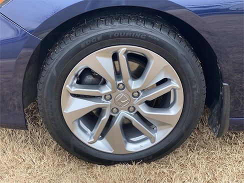 Used 2018 Honda Accord LX image 12