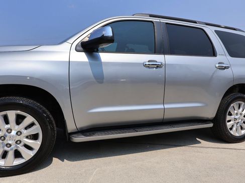 Used 2016 Toyota Sequoia Platinum RWD image 35