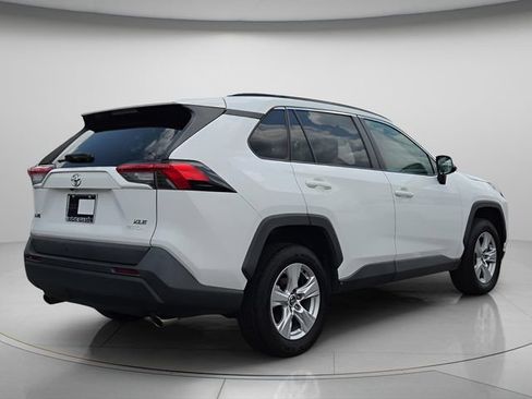 Used 2021 Toyota RAV4 XLE FWD image 7