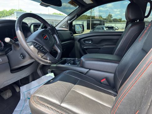 Used 2021 Nissan Titan PRO-4X w/ Pro-4x Convenience Package AWD/4WD image 3