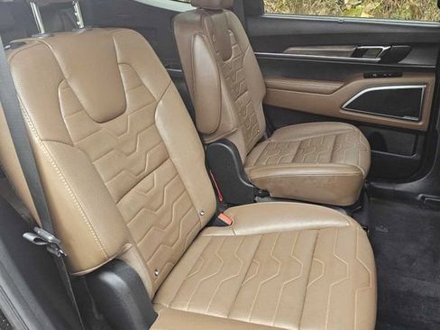 Used 2020 Kia Telluride SX w/ SX Prestige Package image 17