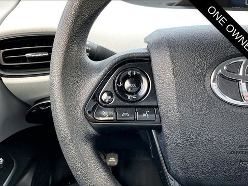 Used 2019 Toyota Prius LE image 11