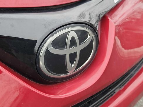 Used 2018 Toyota RAV4 LE image 4