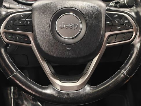 Used 2020 Jeep Cherokee Limited image 5