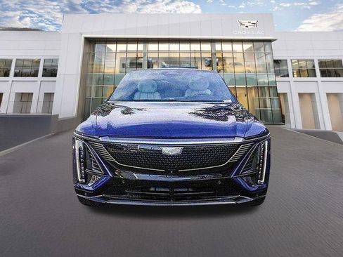 Used 2026 Cadillac Lyriq Signature Sport RWD image 2