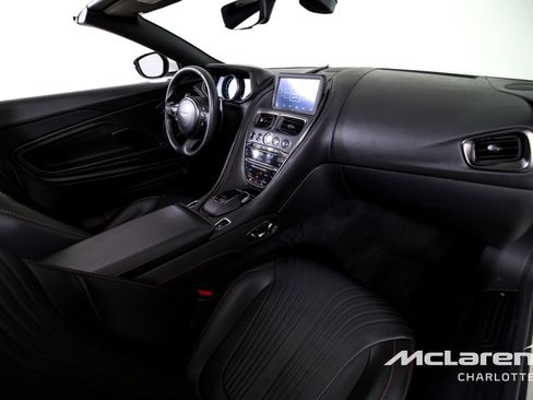 Used 2020 Aston Martin DB11 Volante RWD image 22