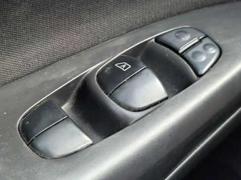 Used 2019 Nissan Sentra S FWD image 18