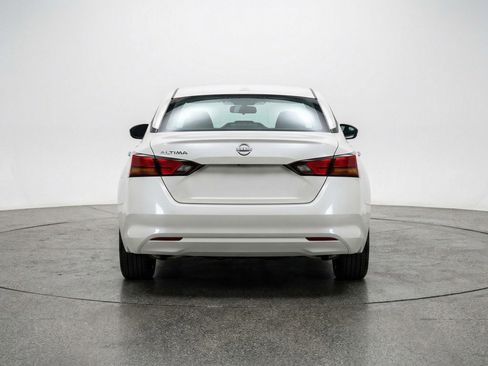 Used 2025 Nissan Altima 2.5 SV image 7