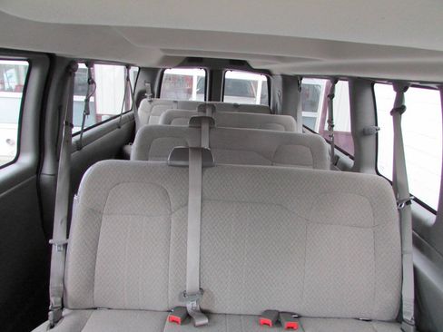 Used 2016 Chevrolet Express 3500 LT w/ LT Preferred Equipment Group RWD image 8