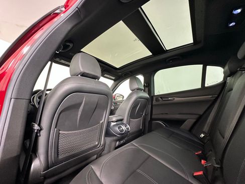 Used 2022 Alfa Romeo Stelvio Ti AWD/4WD image 19