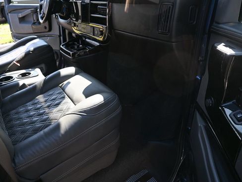 Used 2023 Chevrolet Express 2500 Extended RWD image 18