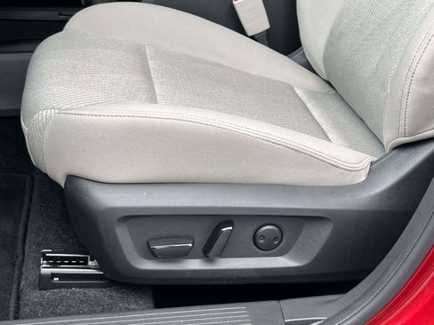 Used 2025 Nissan Rogue SV image 24